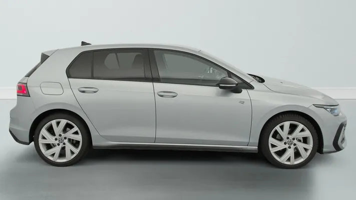 VOLKSWAGEN GOLF  8 2.0 TDI 150 DSG7 R-LINE  2025 - 7 856 KM