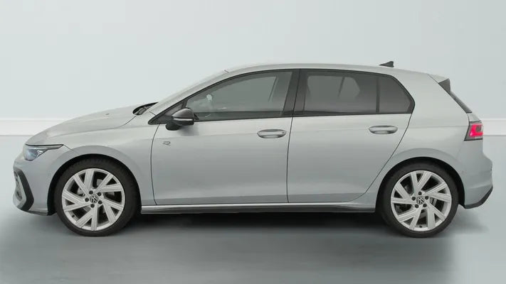 VOLKSWAGEN GOLF  8 2.0 TDI 150 DSG7 R-LINE  2025 - 7 856 KM