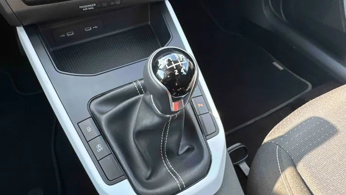 SEAT ARONA  1.0 TSI 95 PS Start-Stopp 5-Gang-Schaltgetriebe COPA