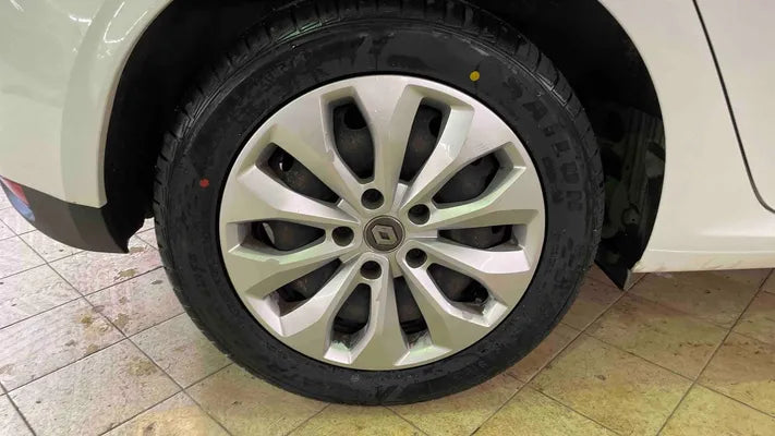 RENAULT MEGANE IV SOCIÉTÉ  Blue dCi 95 Air Nav 2-Türer