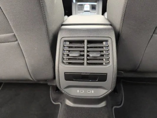 SEAT Leon  1.5 eTSI Hybrid 115 DSG7 Business